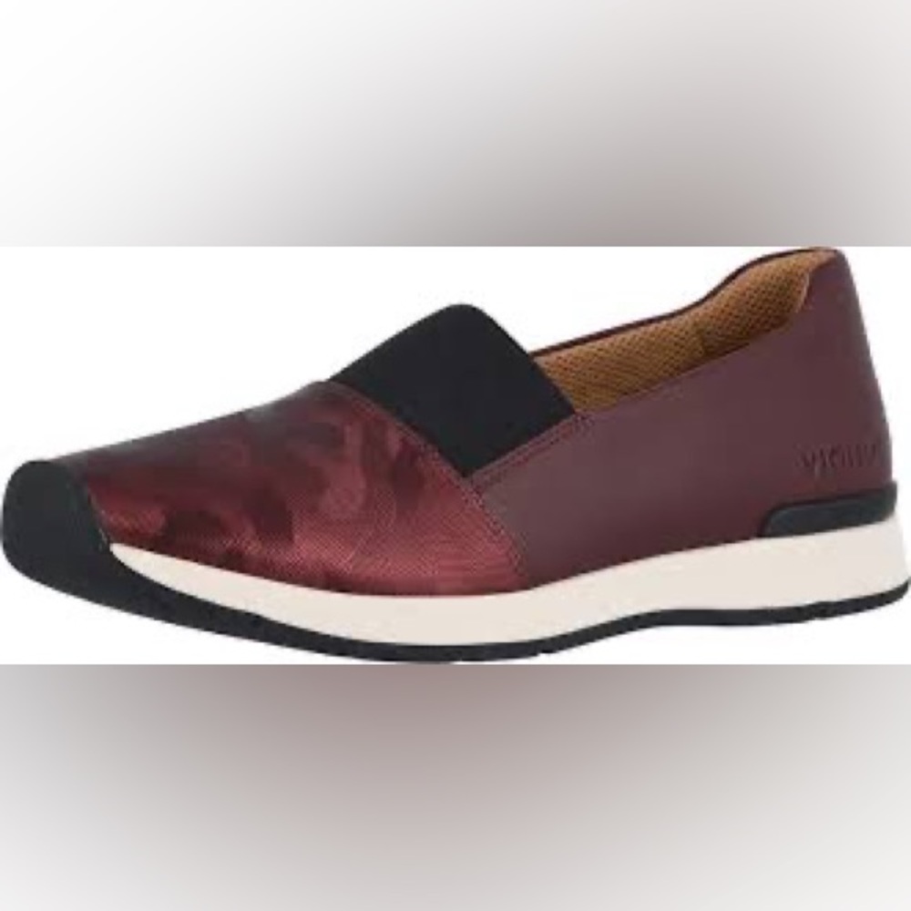 Vionic Cameo Wine Camo Slip-Ons, 9 Wide